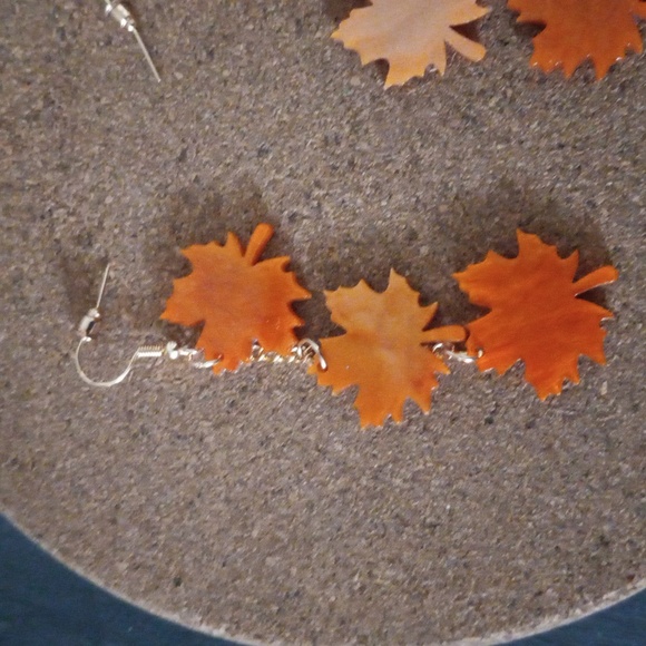 Maple Leaf Dangling Earrings - Picture 2 of 3